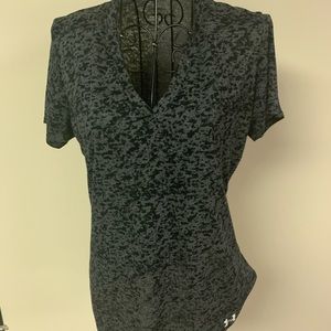 Under Armour women’s black and grey v cut tee M